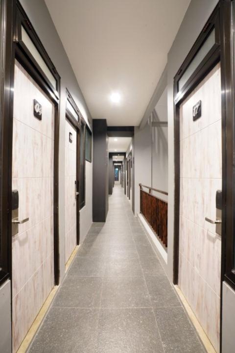 Dparagon Kebon Jeruk Hostel Jakarta
